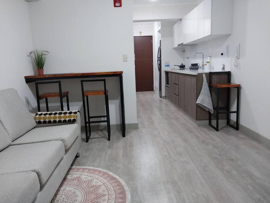 Departamento Con Hermosa Vista, Centrico Y Piscina Lima Exteriör bild